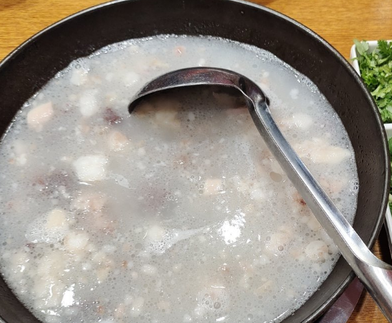 鞍山特色美食一条街在哪(鞍山特色美食一览，让你一饱口福)